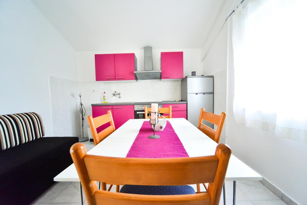 Apartments Valentina Петрчане Экстерьер фото