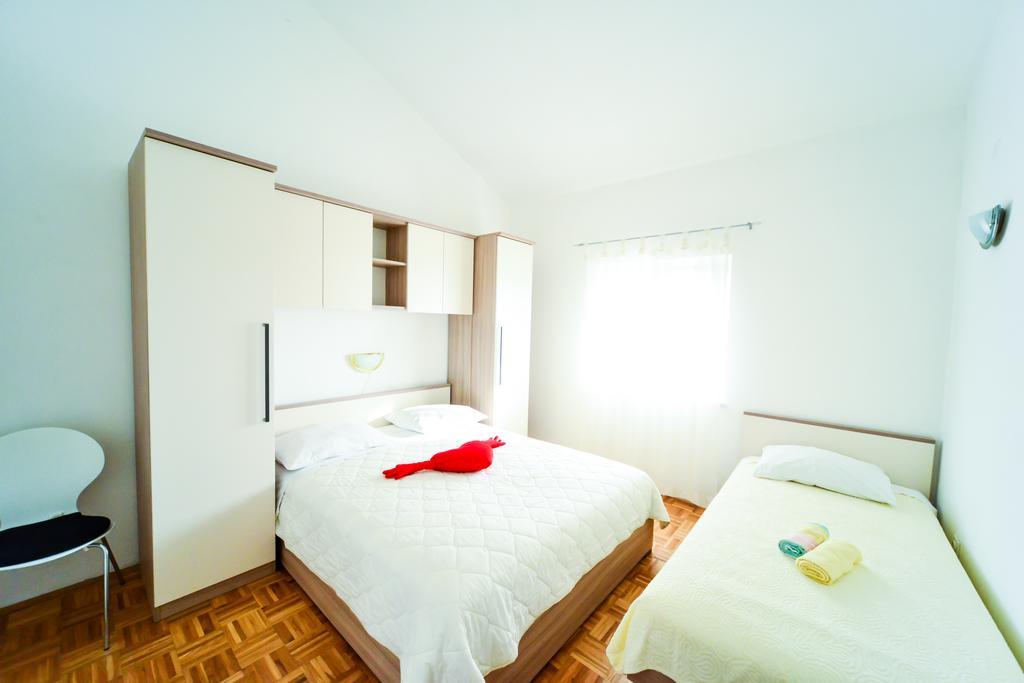 Apartments Valentina Петрчане Экстерьер фото