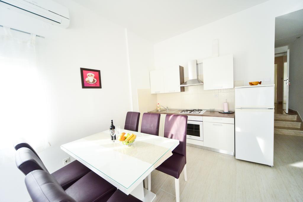 Apartments Valentina Петрчане Экстерьер фото