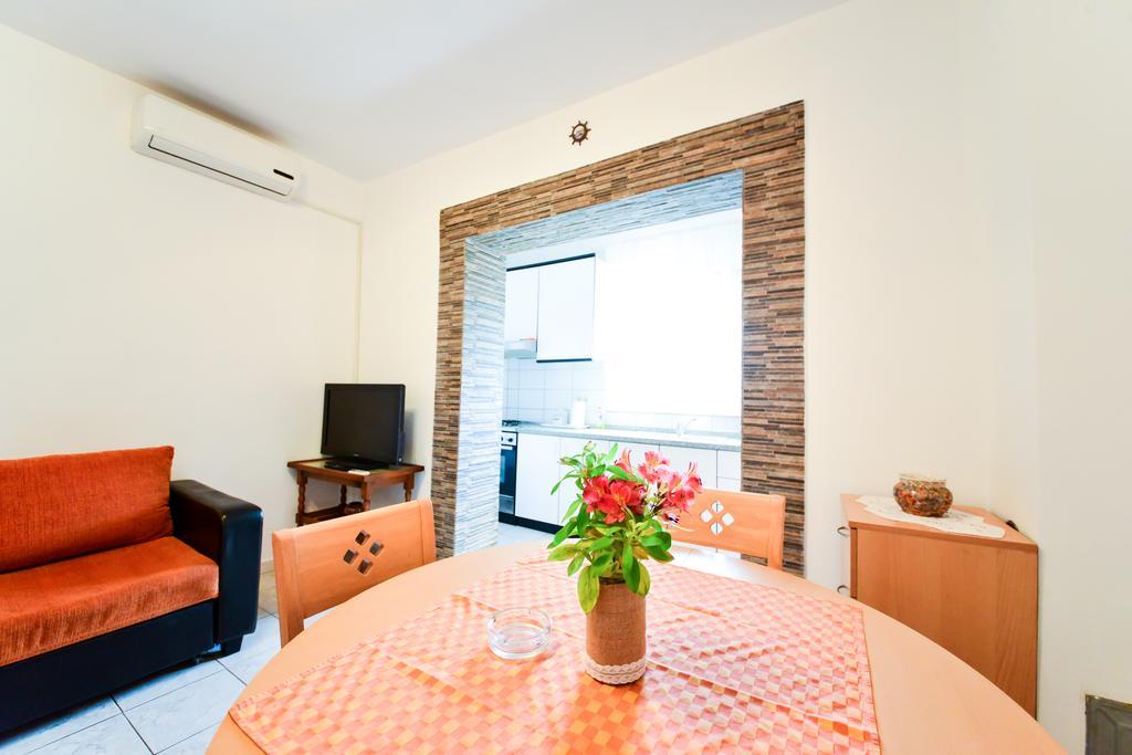 Apartments Valentina Петрчане Экстерьер фото