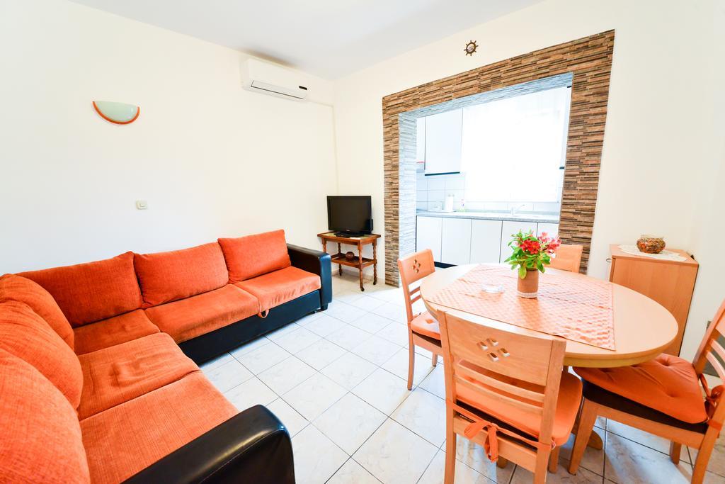 Apartments Valentina Петрчане Экстерьер фото