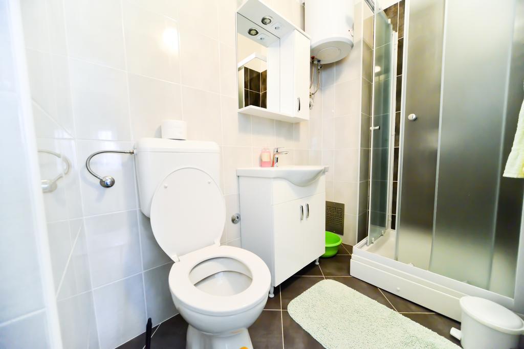Apartments Valentina Петрчане Экстерьер фото