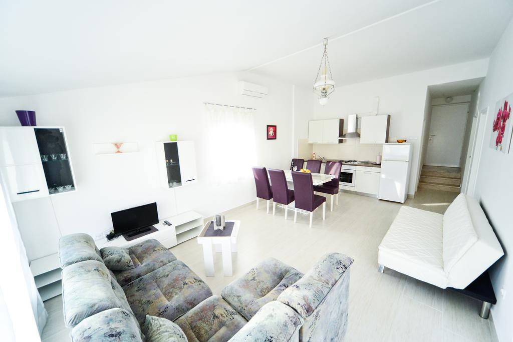 Apartments Valentina Петрчане Экстерьер фото