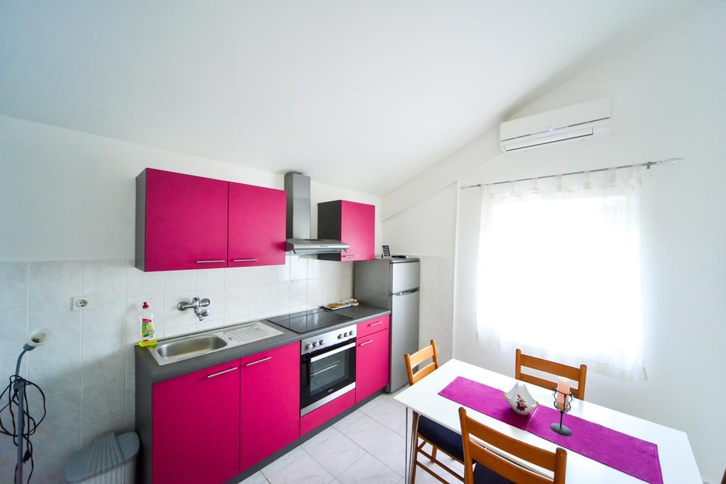 Apartments Valentina Петрчане Экстерьер фото