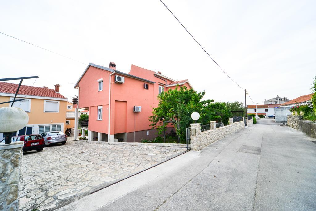 Apartments Valentina Петрчане Экстерьер фото