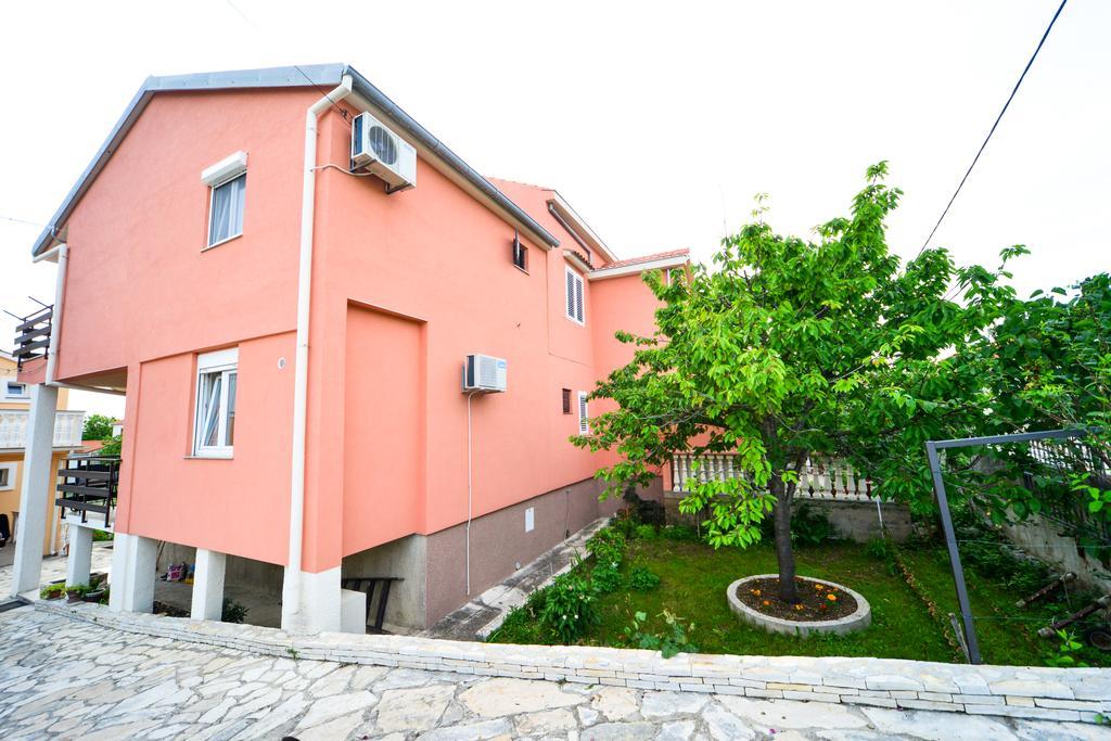 Apartments Valentina Петрчане Экстерьер фото