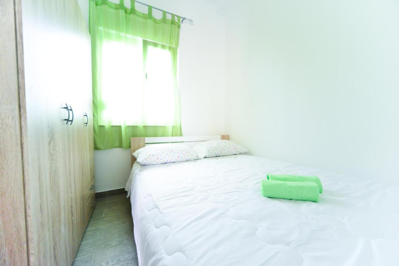 Apartments Valentina Петрчане Экстерьер фото