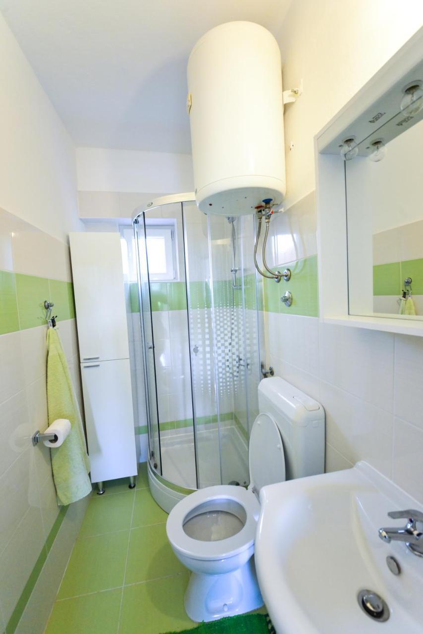 Apartments Valentina Петрчане Экстерьер фото