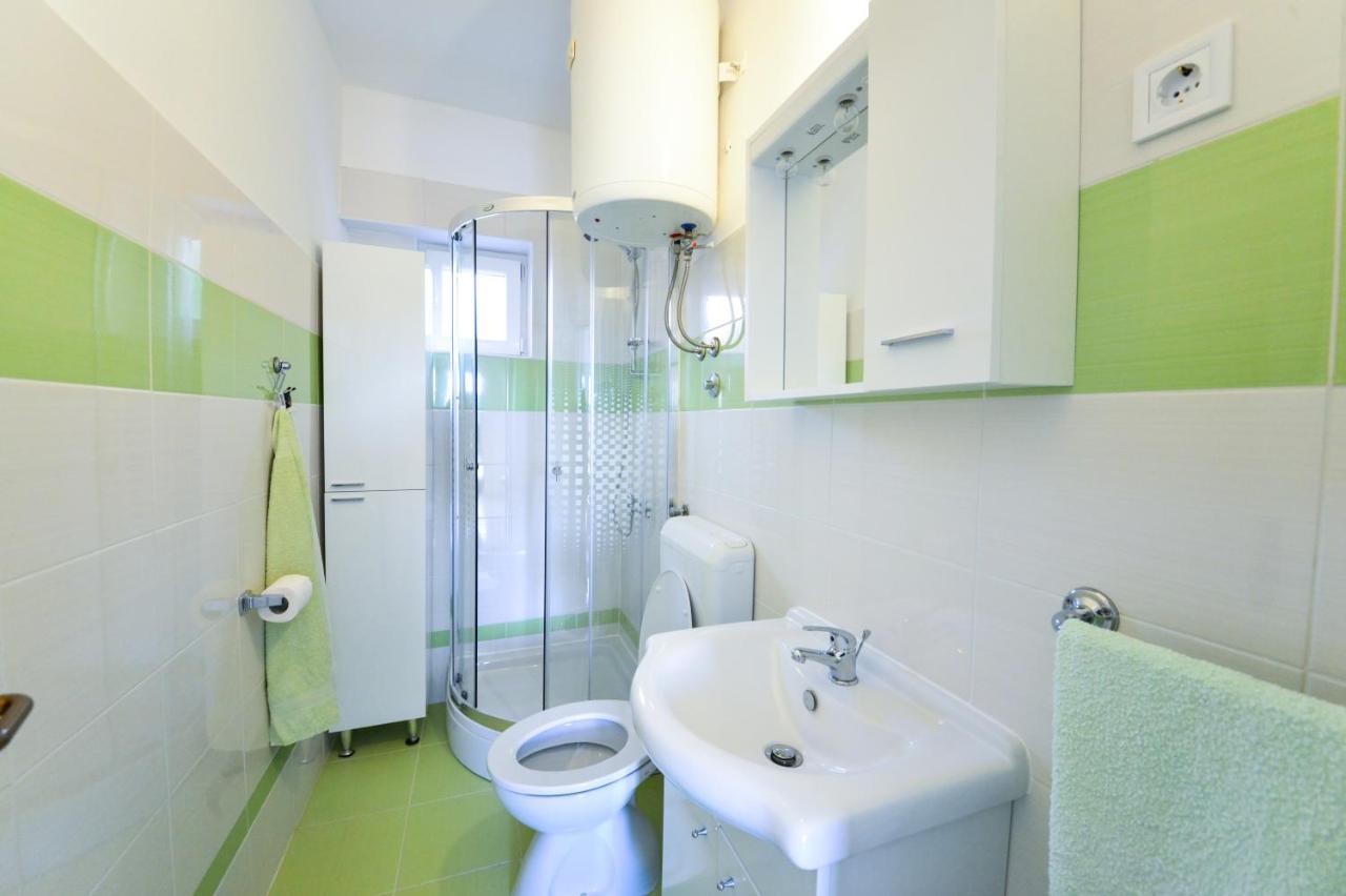 Apartments Valentina Петрчане Экстерьер фото